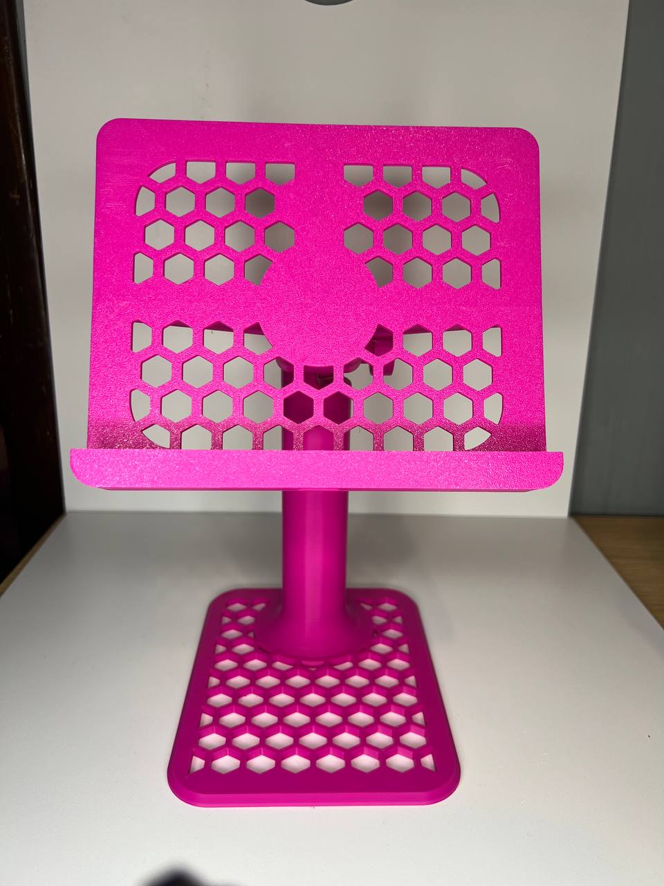 3D Printed Adjustable iPad & Tablet Stand – Sturdy Desk Holder for Home, Office, or Craft Room