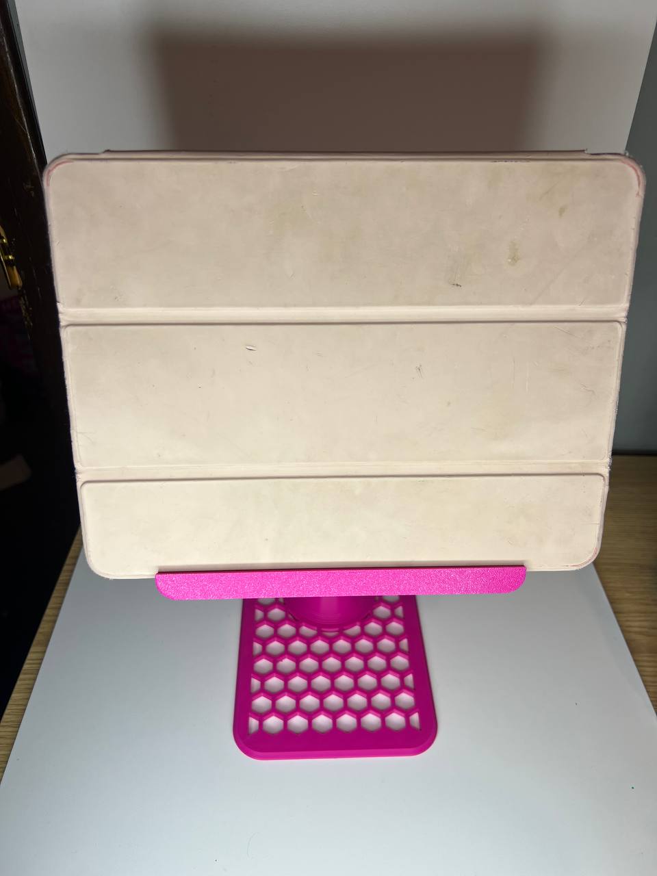 3D Printed Adjustable iPad & Tablet Stand – Sturdy Desk Holder for Home, Office, or Craft Room