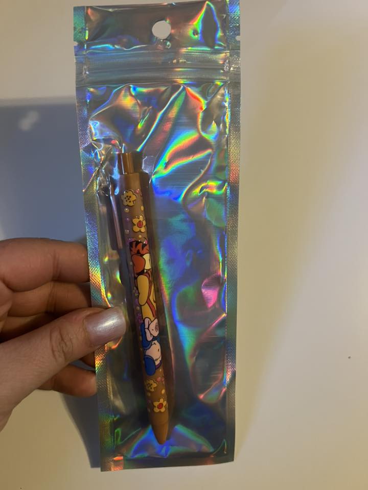 Honey Bear Character Pen – Cute Floral Pen with Smooth Black Ink