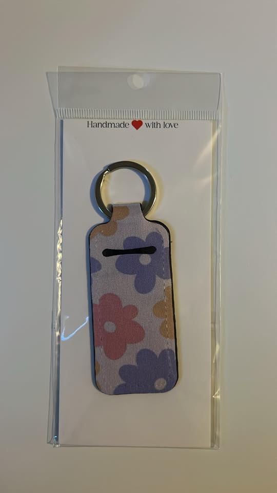 Retro Floral Lip Balm Holder Keychain – Handmade Pastel Flower Chapstick Holder for Purses, Bags & Gifts