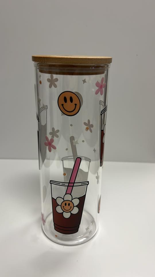 20 oz Retro Smiley Flower Glass Tumbler with Wooden Lid – Groovy Iced Coffee Cup with Pink Straw Design