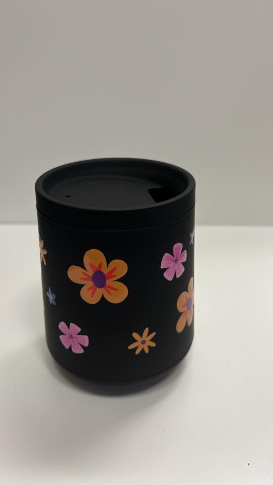 Black Floral Wine Tumbler with Lid – Retro Daisy Stainless Steel Insulated Cup for Wine or Coffee