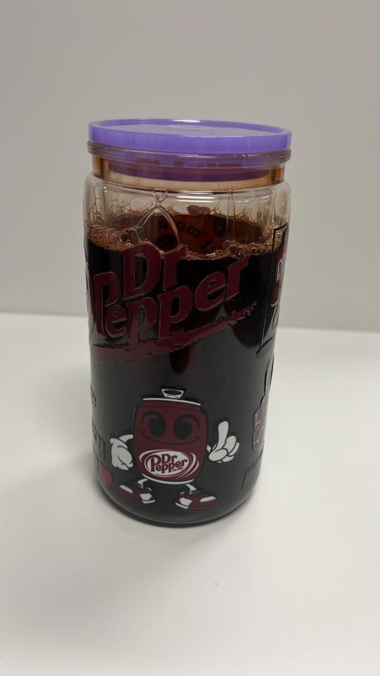 Retro Soda Character Glass Tumbler with Purple Lid – Vintage Style Cola Cup for Soda Lovers