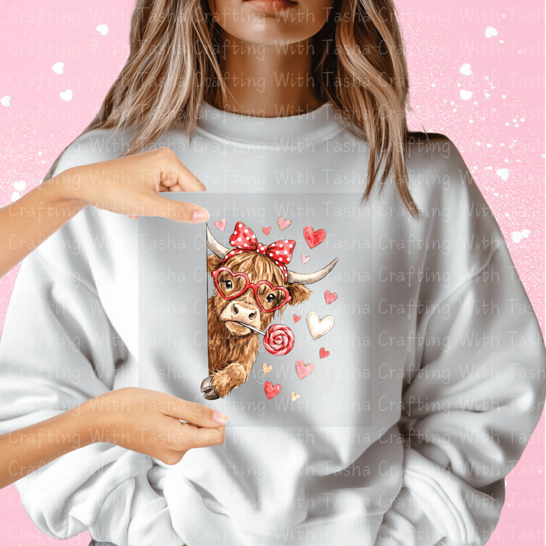 Valentine Highland Cow DTF Transfer – Cute Cow Artwork for Shirts & Cups (Variation 1)